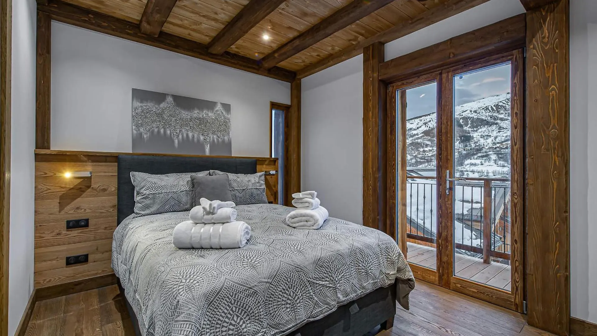 Chalet Avec Jacuzzi, Sauna, 6 Chambres A Saint-Martin-De-Belleville - Fr-1-570-27